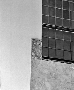 857204 Afbeelding van een neut in het kantoor van de Levensverzekeringsmaatschappij De Utrecht (Leidseweg 2) te Utrecht.